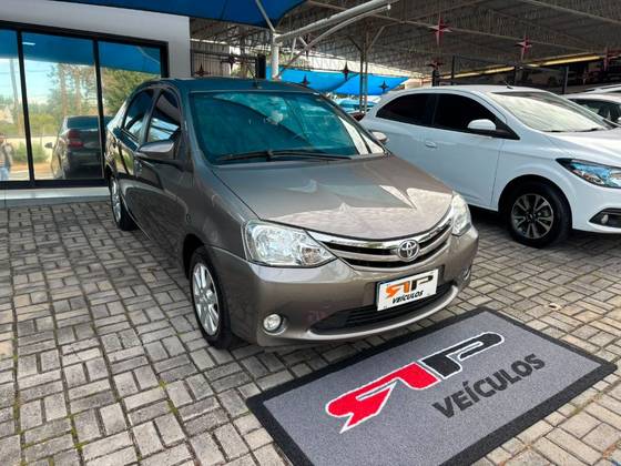 TOYOTA ETIOS 1.5 XLS SEDAN 16V FLEX 4P AUTOMÁTICO TOYOTA ETIOS 1.5 XLS SEDAN 16V FLEX 4P AUTOMÁTICO